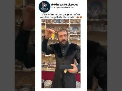 Dükkan Camındaki Absürt Esnaf Yazısı